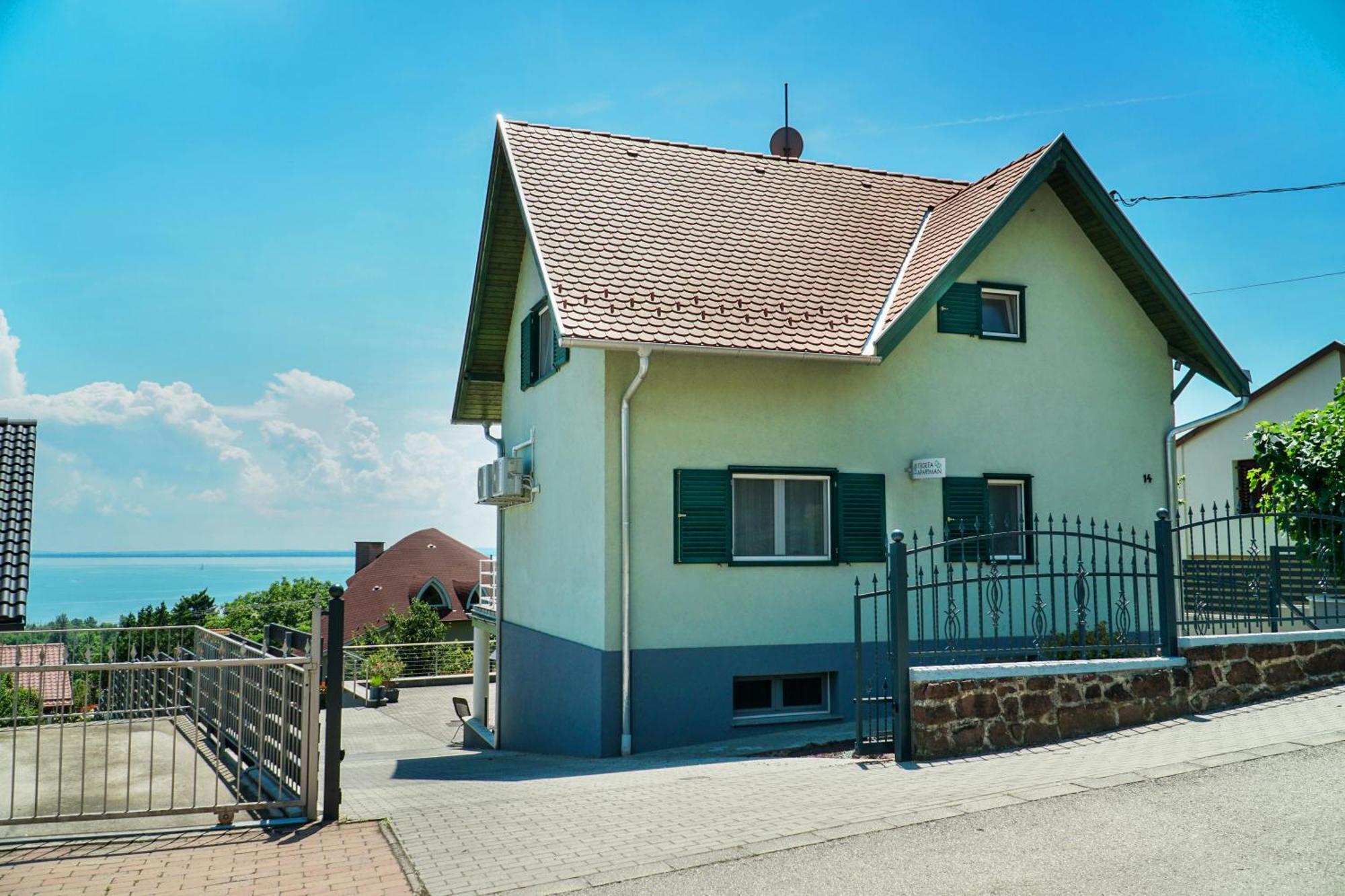 Apartamento Fügefa Apartman Balatonalmádi Exterior foto